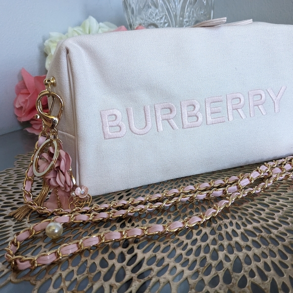 Burberry - Picture 3 of 12